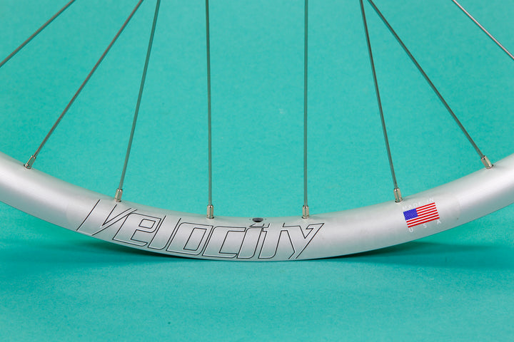 650b Velocity Blunt SS to Son Dynamo Disc Front Wheel