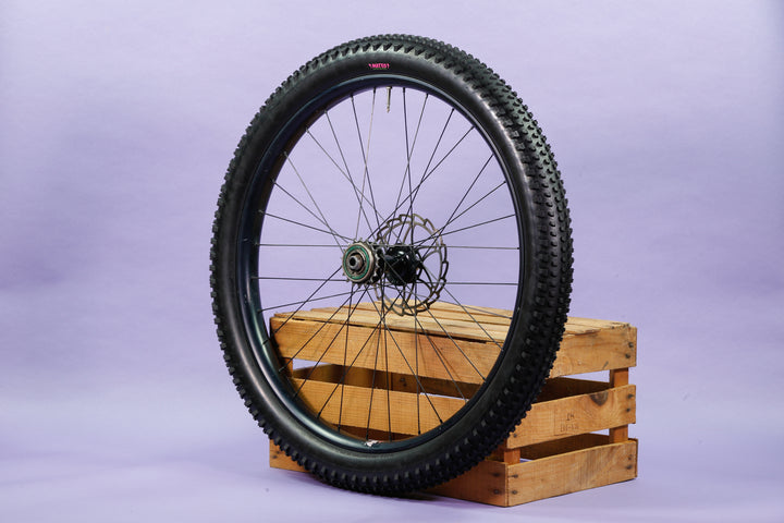 Crust Mateo Super Gripper 26+ Tire