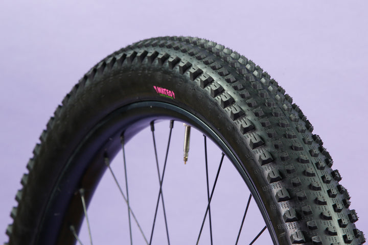 Crust Mateo Super Gripper 26+ Tire