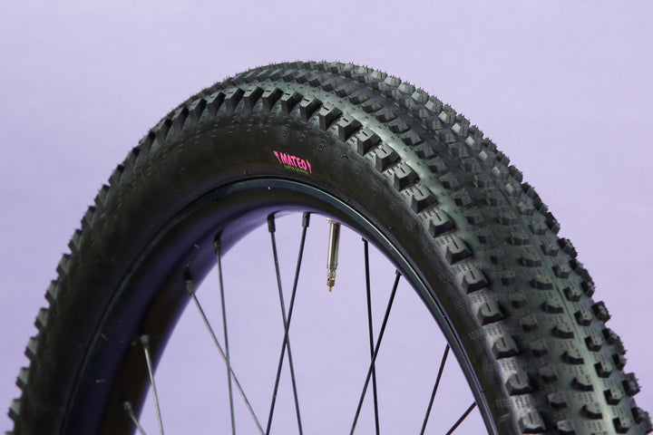 Crust Mateo Super Gripper 26+ Tire