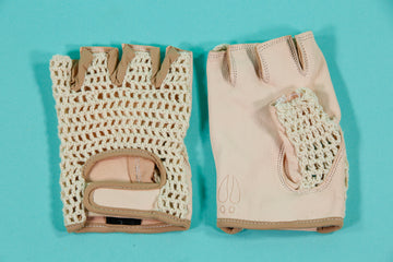 Vintage-Style White Leather Crochet Cycling Gloves – Fingerless & Breathable