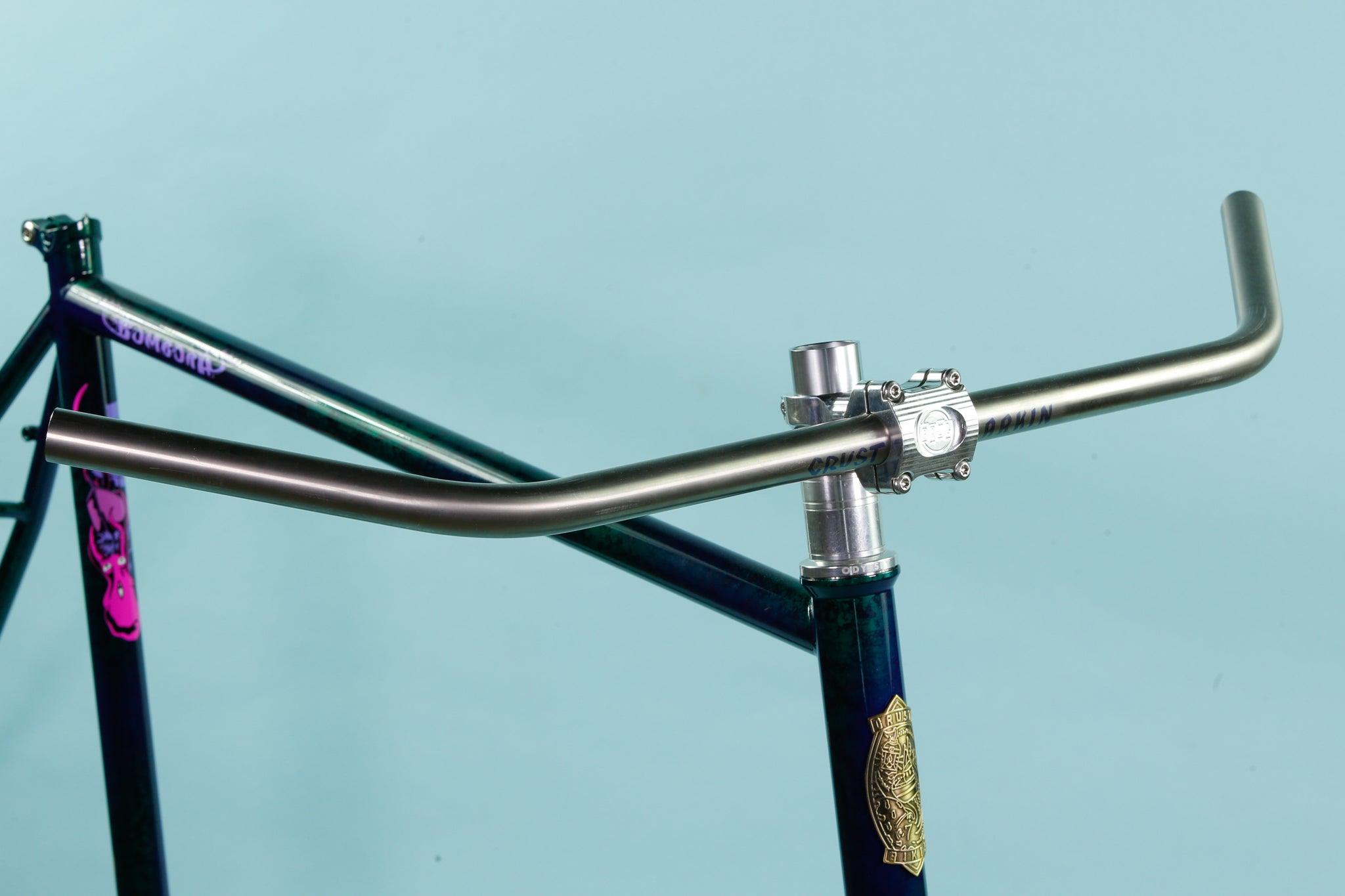 Larkin X Crust Titanium Juan Martin Bar
