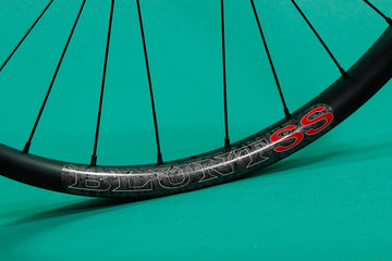 650b Velocity Blunt SS to Son Dynamo Disc Front Wheel